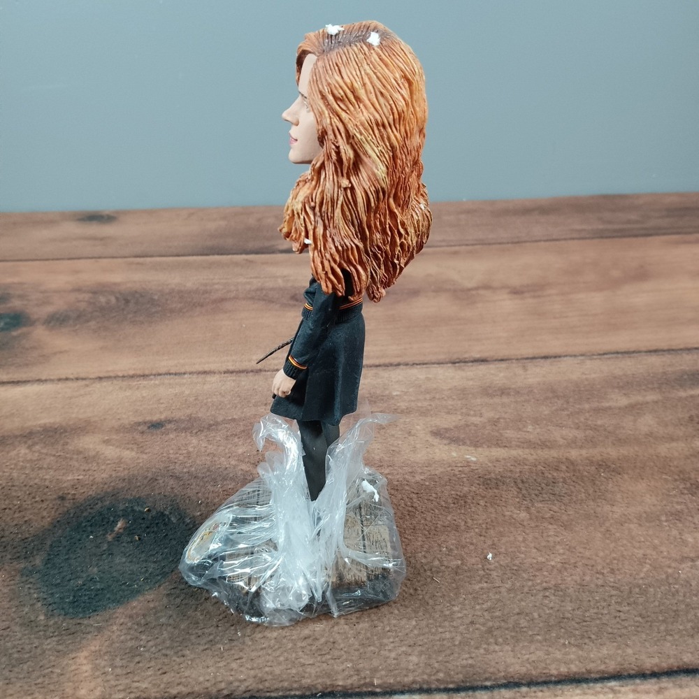 NECA Harry Potter Head Knocker Harry Potter Ron and Herminie Figure - Picture 11 of 16